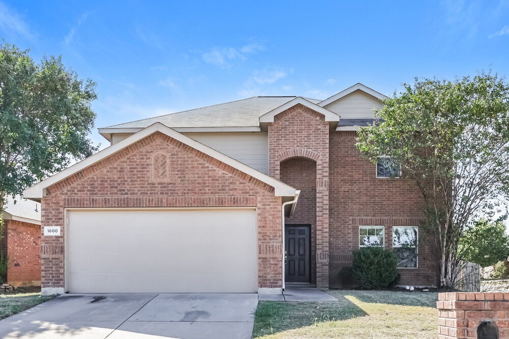 Primary Photo - 1600 Chivalry Ln