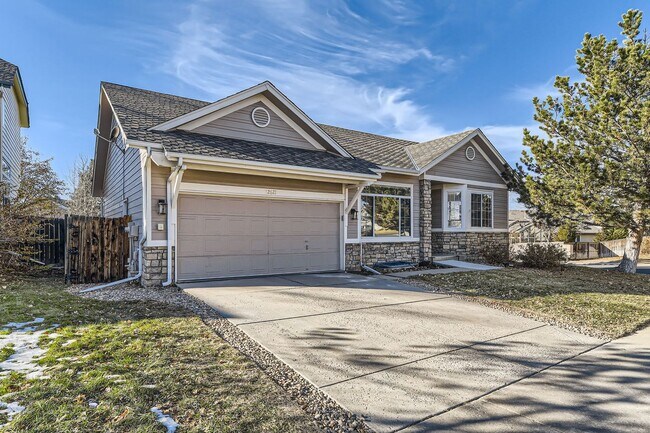 Foto del edificio - Spacious 4 Bed/ 3 Bath Home with Finished Basement