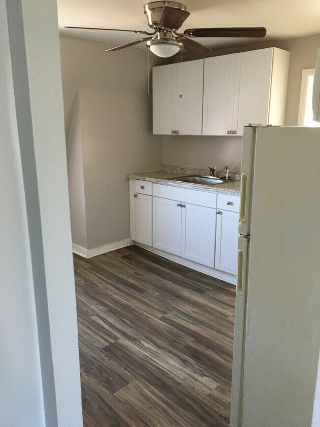 Kitchen - 5 S White St