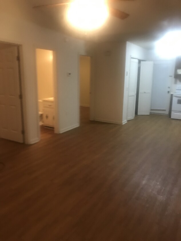 Primary Photo - 100 Lanier Dr