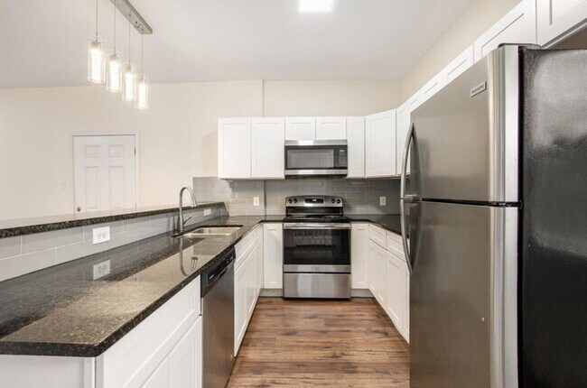 Building Photo - 5007 Mallow St