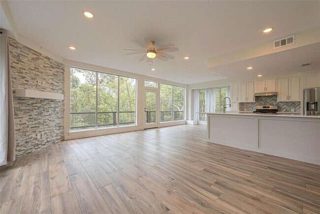 Building Photo - 6628 Bayou Glen Rd