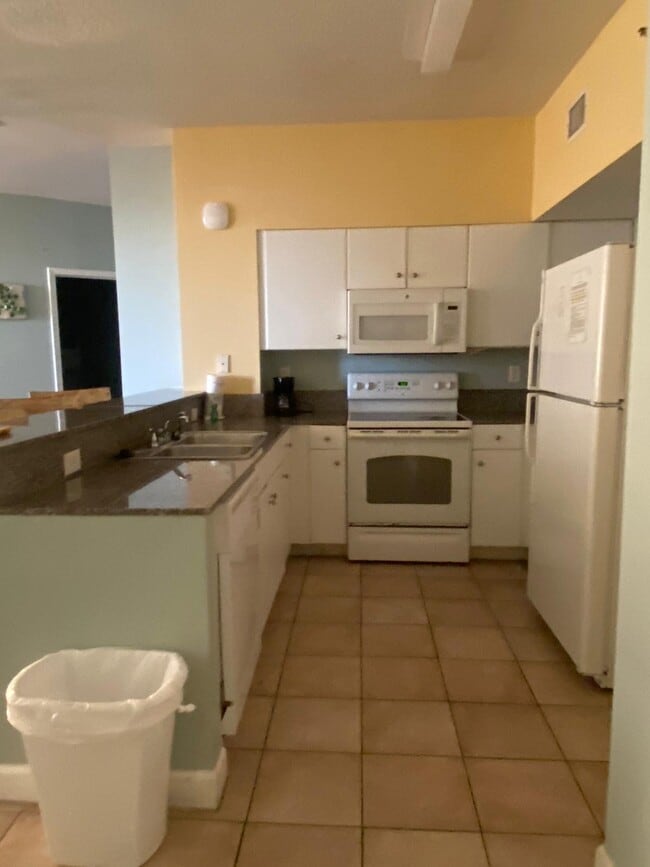 Foto del edificio - 9900 S Thomas Dr