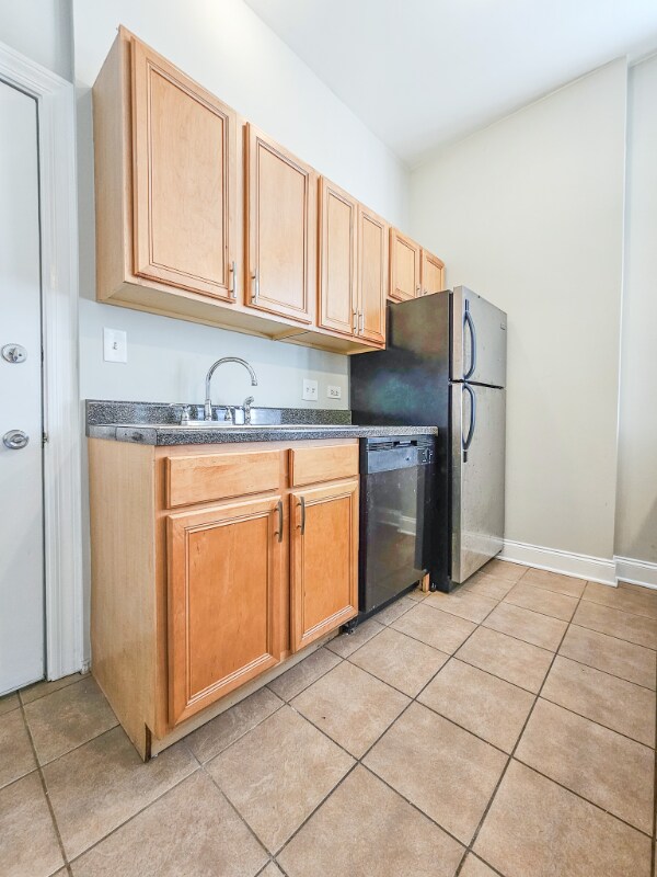 Foto del edificio - 1739 W Addison St