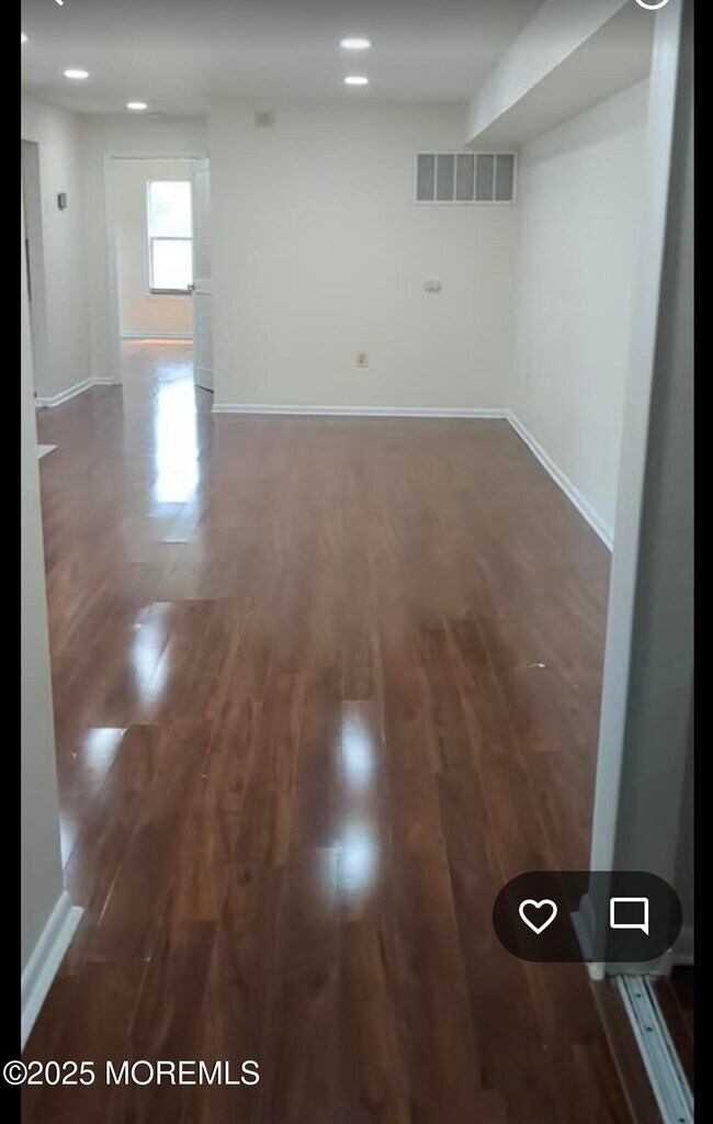 Building Photo - 110 Biscayne Ct