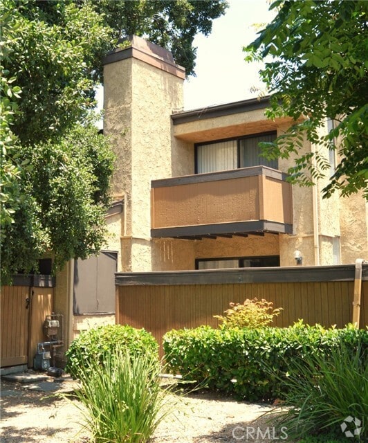 Building Photo - 267 Linwood Ave