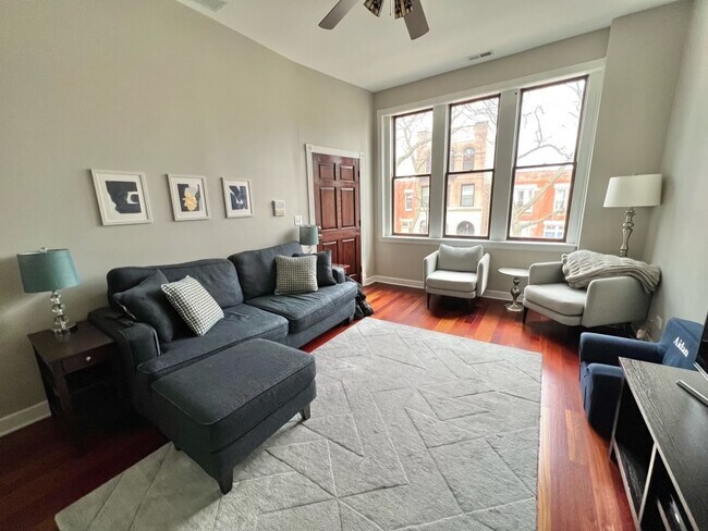 Foto del edificio - 2125 W Potomac Ave