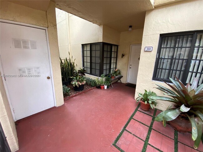 Foto del edificio - 8806 SW 130th Ct