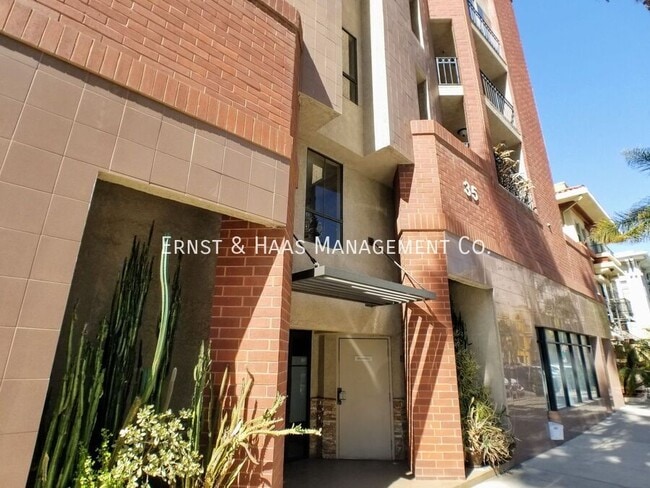 Building Photo - 35 Linden Ave