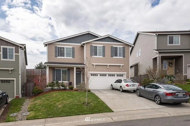 Building Photo - This beautiful home has 4 bedrooms