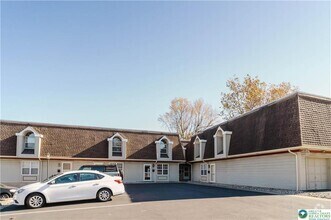 Building Photo - 1410 Primrose Ln