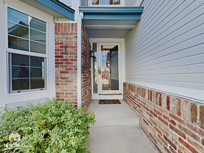 Building Photo - 5839 Instone Cir