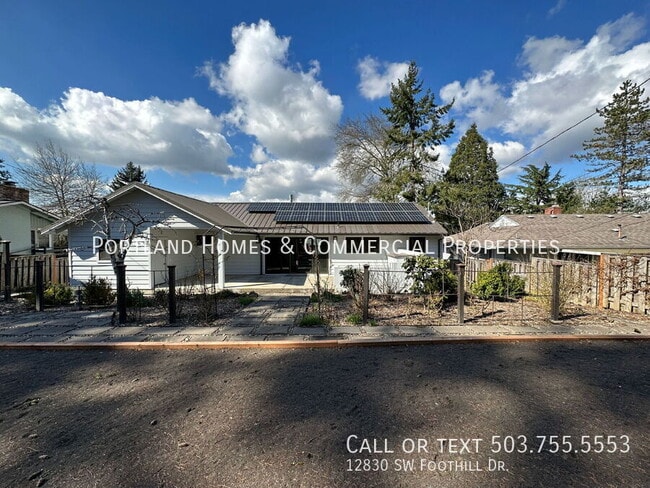 Foto del edificio - 12830 SW Foothill Dr