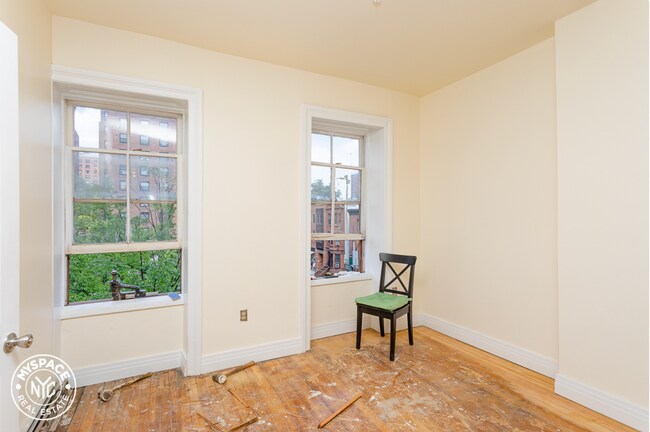 Building Photo - 130 Greene Ave
