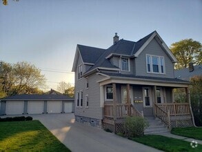 Building Photo - 1333 S 62nd St