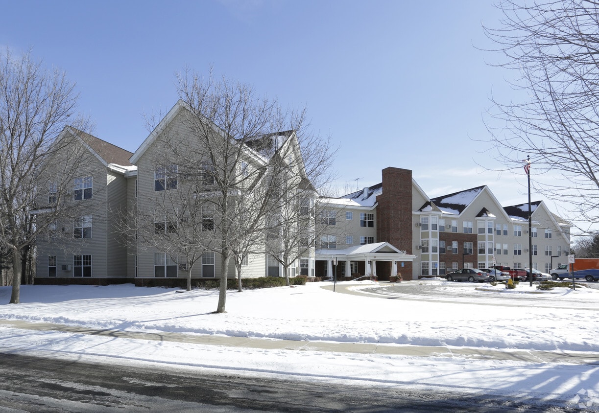 Primary Photo - Bassett Creek Commons