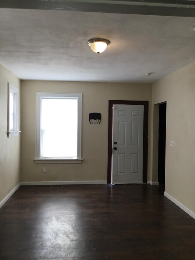 Building Photo - 3711 Winnebago St