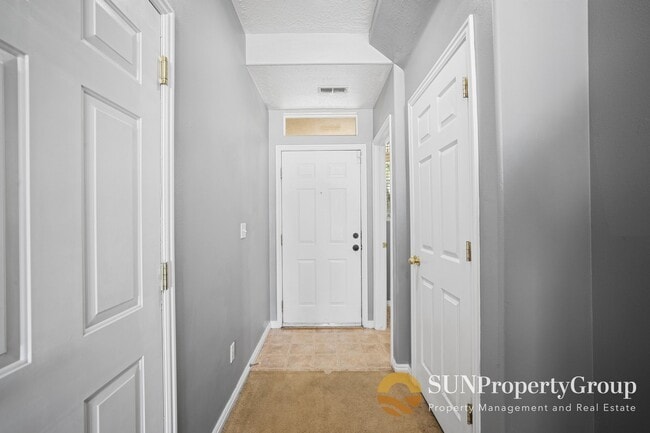 Building Photo - 1574 Calais Ct