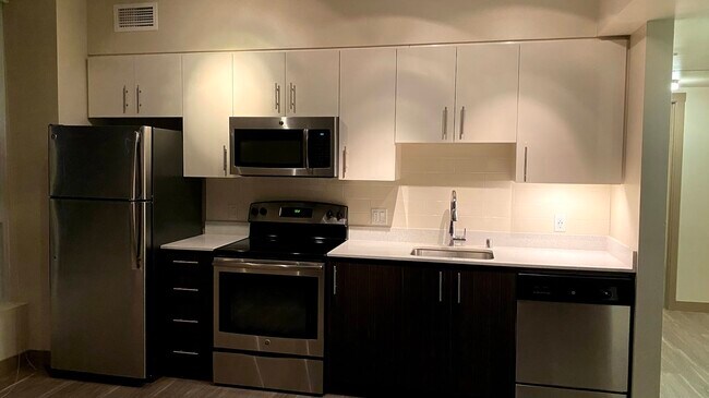 Kitchen Appliances - 801 Seneca St