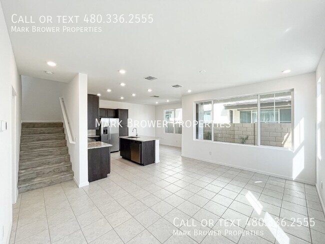 Foto del edificio - 1127 W Diamondback Dr