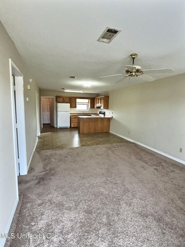 Building Photo - 8805 Old Spanish Trail