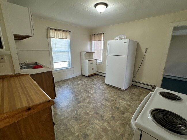 Interior Photo - 190 Main St