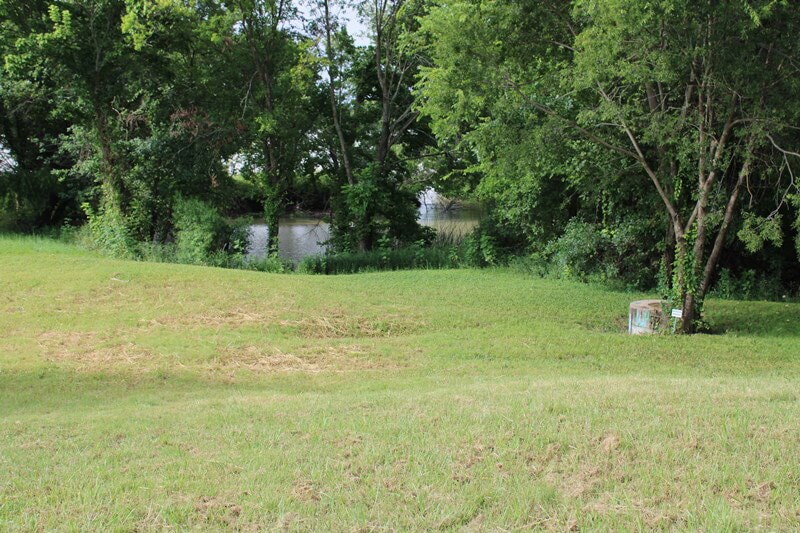 Primary Photo - "Lovely 4-Bedroom Lakeside Retreat in Rock...