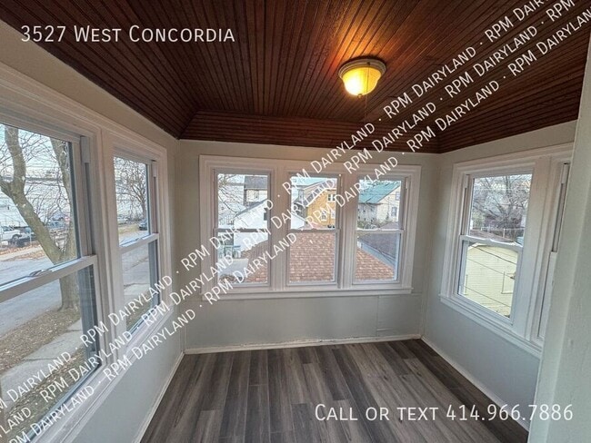 Building Photo - 3527 West Concordia-
