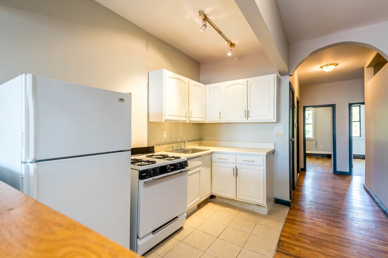 Foto principal - 640 Grand St