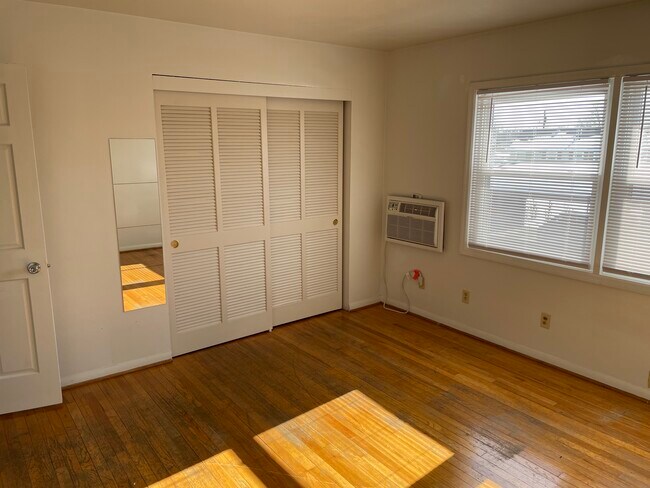 Foto del edificio - 132 Highland Hills Dr