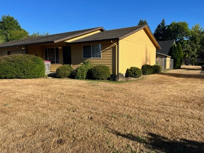 Foto del edificio - 2Bd/1.5Bath Single story duplex McMinnville
