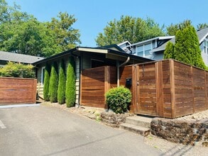 Building Photo - 8725 SE 11th Ave