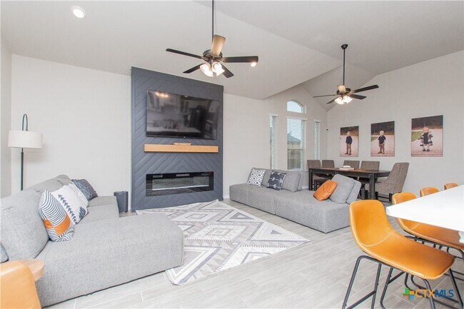 Foto del edificio - 1756 Meadow Crest