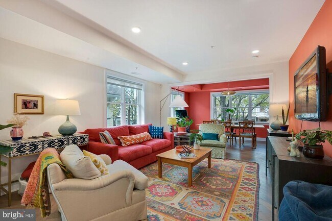 Foto del edificio - 902 Webster St NW