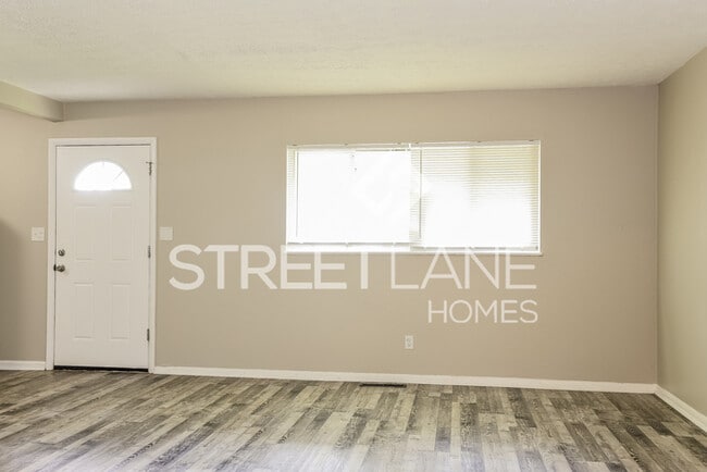 Building Photo - Unique 3 BR 2 BA ranch close to downtown!