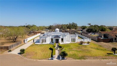 Building Photo - 4004 Persimmon Dr
