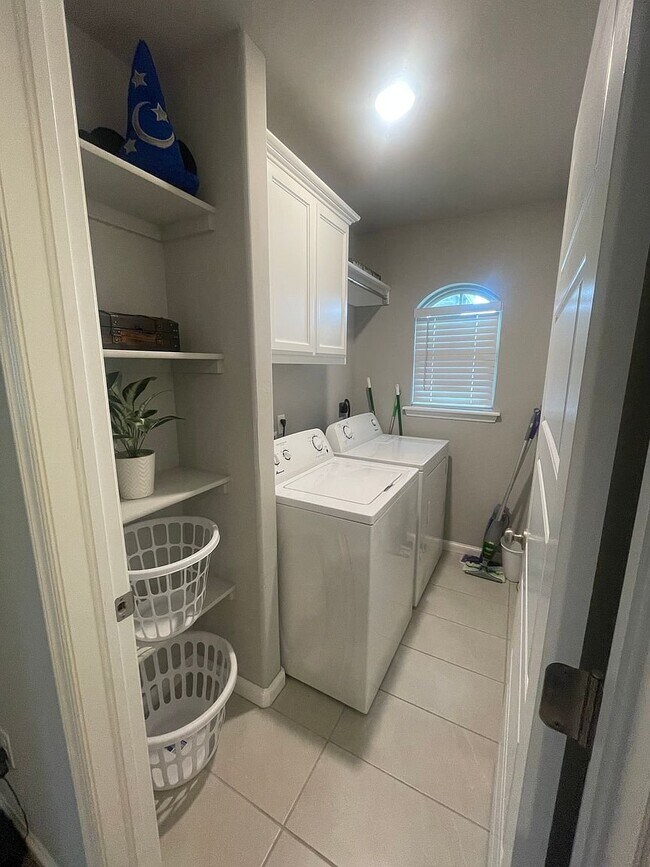 Foto del edificio - 3822 Mistwood Pl