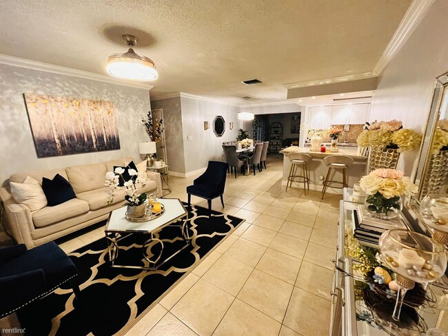 Foto del edificio - 3 br, 2 bath House - 5907 NW 74th Ave