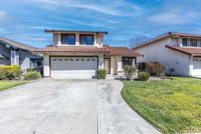 Foto del edificio - 4 bed/3 bath Single Family Home w/ large backyard!