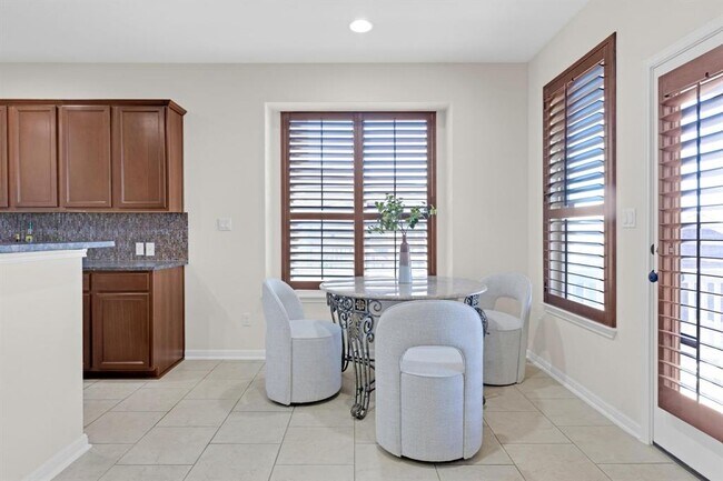 Foto del edificio - 687 Ledge Stone Dr