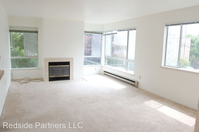 Building Photo - 4301 Woodland Park Ave N