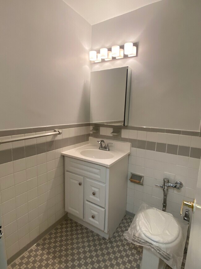 14945 Northern Blvd Unit 4M, Queens, NY 11354 Condo for Rent in