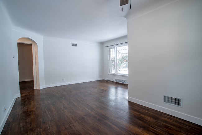 Foto del edificio - 4814 Erskine St