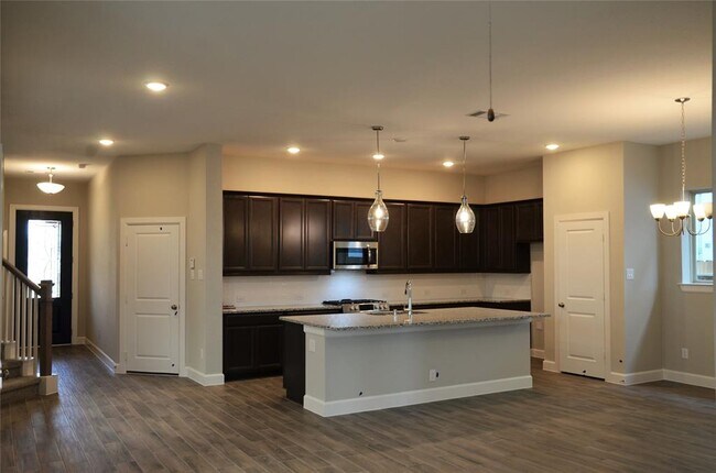 Foto del edificio - 23834 Pullin Market Dr