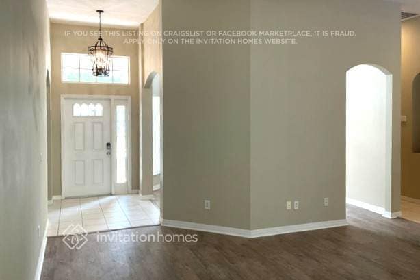 Building Photo - 305 Oak Springs Dr