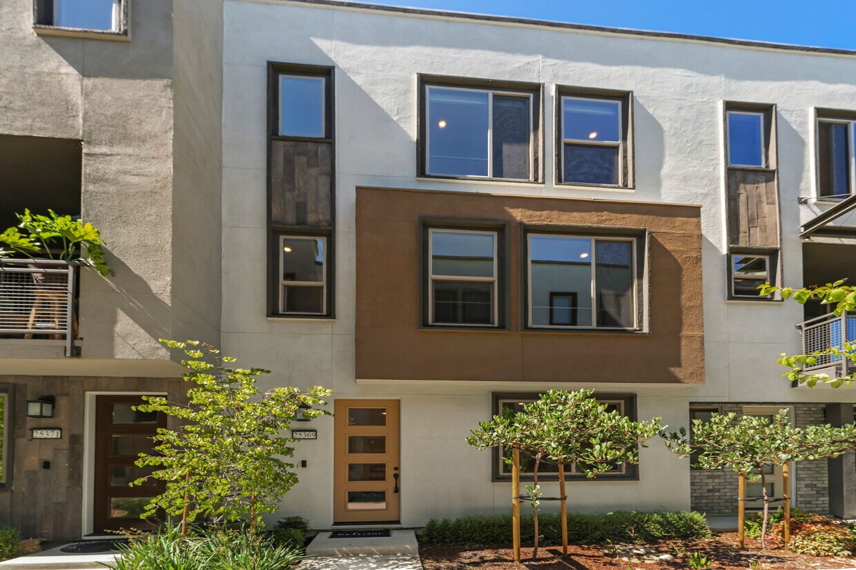 25369 Parklane Dr Unit 25369, Hayward, CA 94544 Condo for Rent in