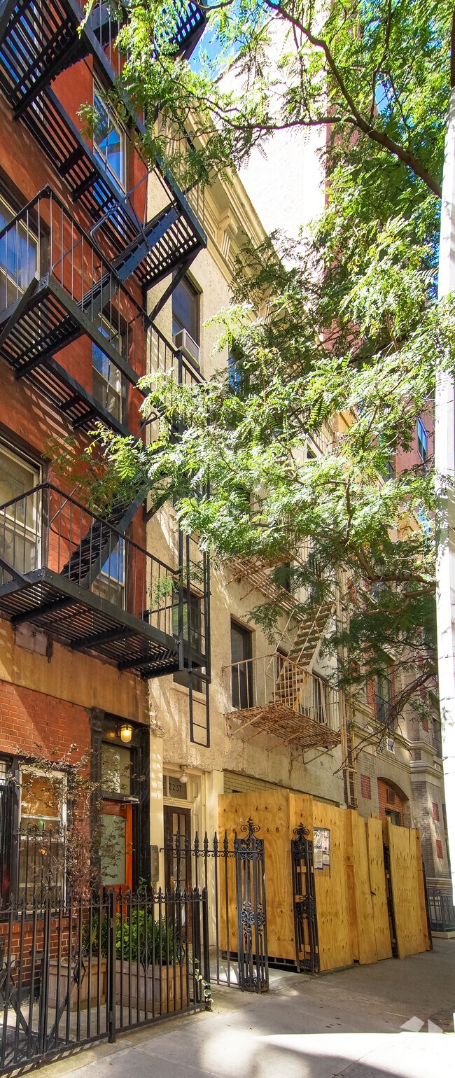 Foto del edificio - 226 E 22nd St