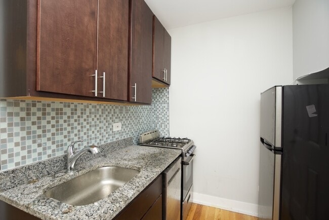 Building Photo - 2710 N Mildred Ave