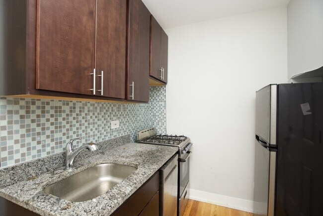 Foto del edificio - 2904 N Mildred Ave