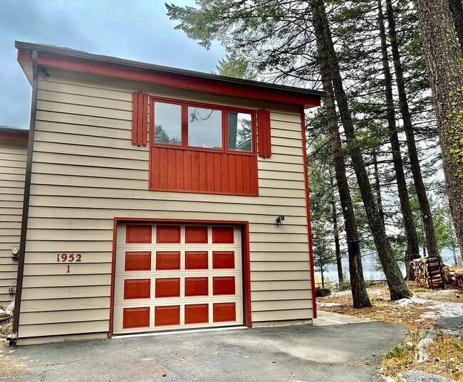 Building Photo - 1952 Sun Crest Dr